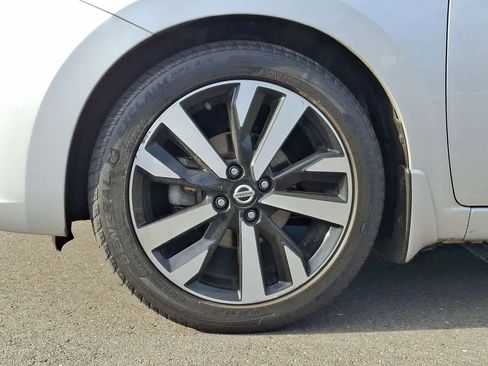 Used 2022 Nissan Versa SR image 29