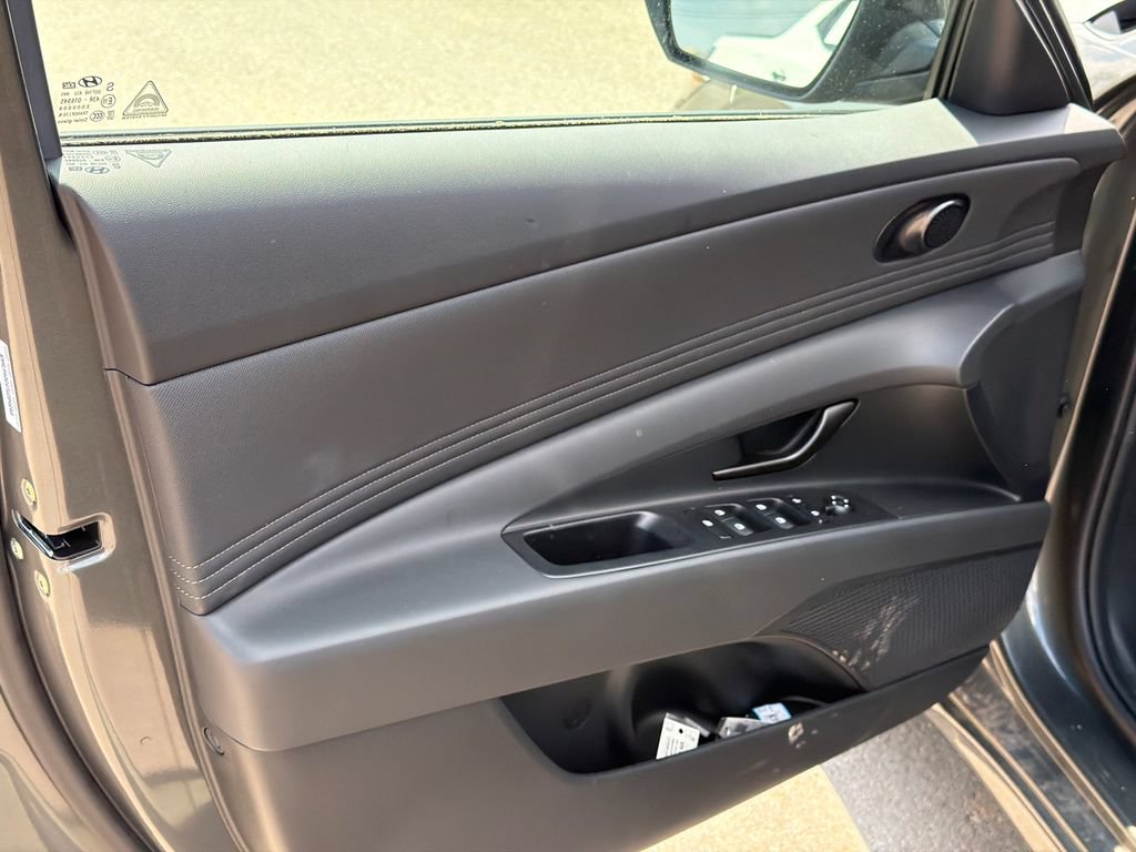 New 2026 Hyundai Elantra SEL Sport FWD image 11