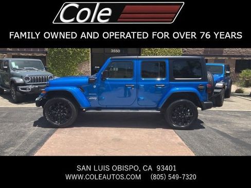 Used 2023 Jeep Wrangler Unlimited Sahara w/ Cold Weather Group AWD/4WD image 1