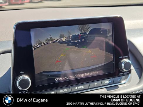 Used 2022 Nissan Rogue SV AWD/4WD image 28