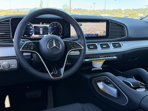New 2026 Mercedes-Benz GLS 450 4MATIC image 29
