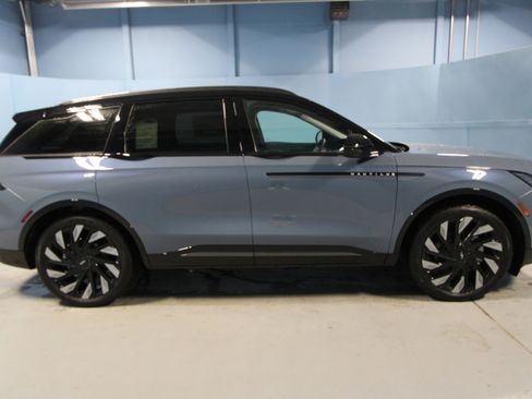 New 2026 Lincoln Nautilus Reserve w/ Jet Appearance Package image 39