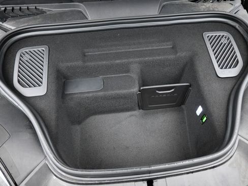 Certified 2025 Porsche Macan 4S Electric image 33