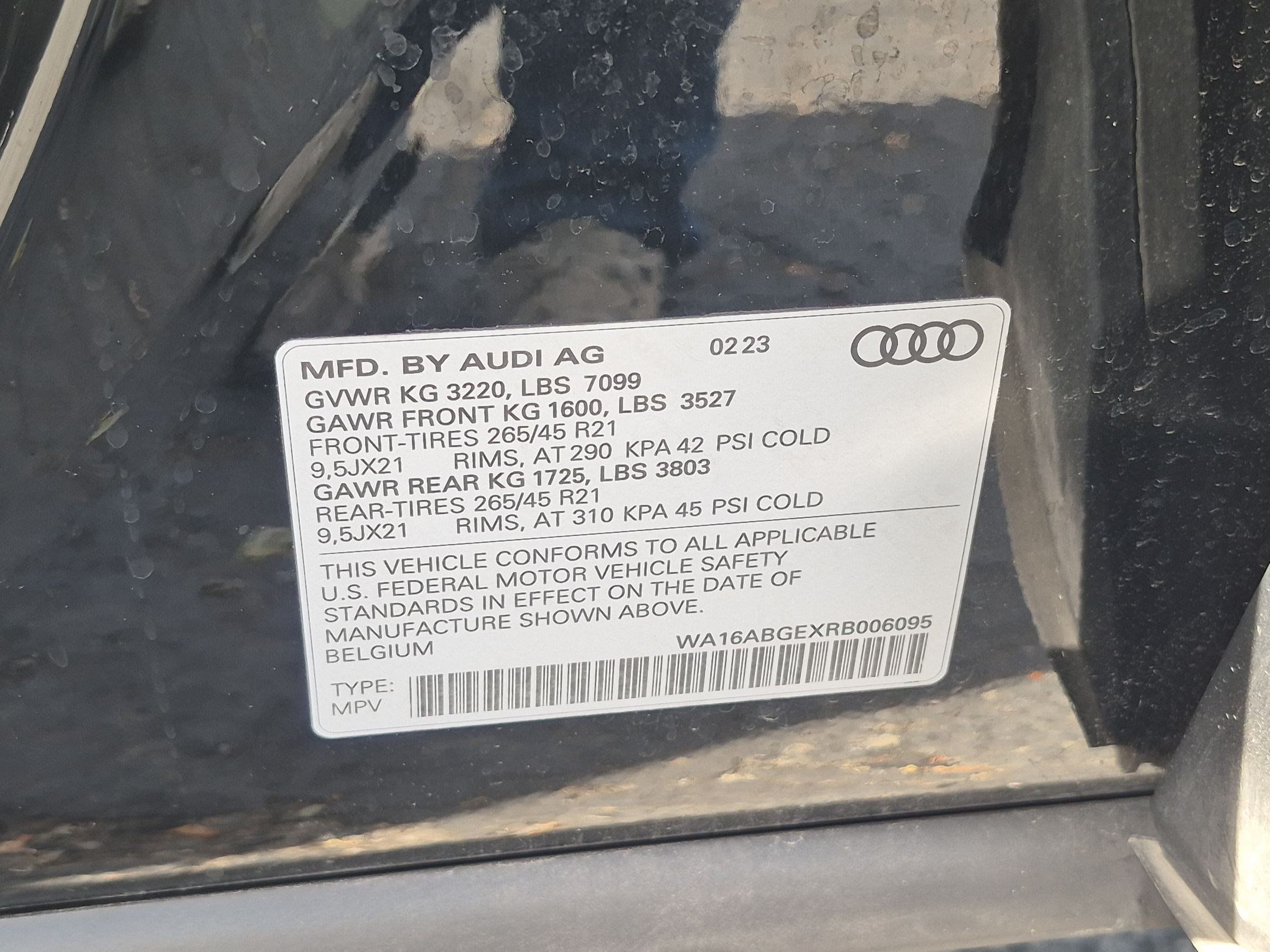 Used 2024 Audi Q8 e-tron Prestige AWD/4WD image 32