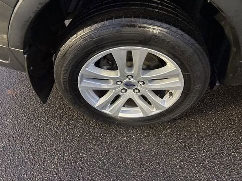 Used 2018 Ford Explorer XLT image 43