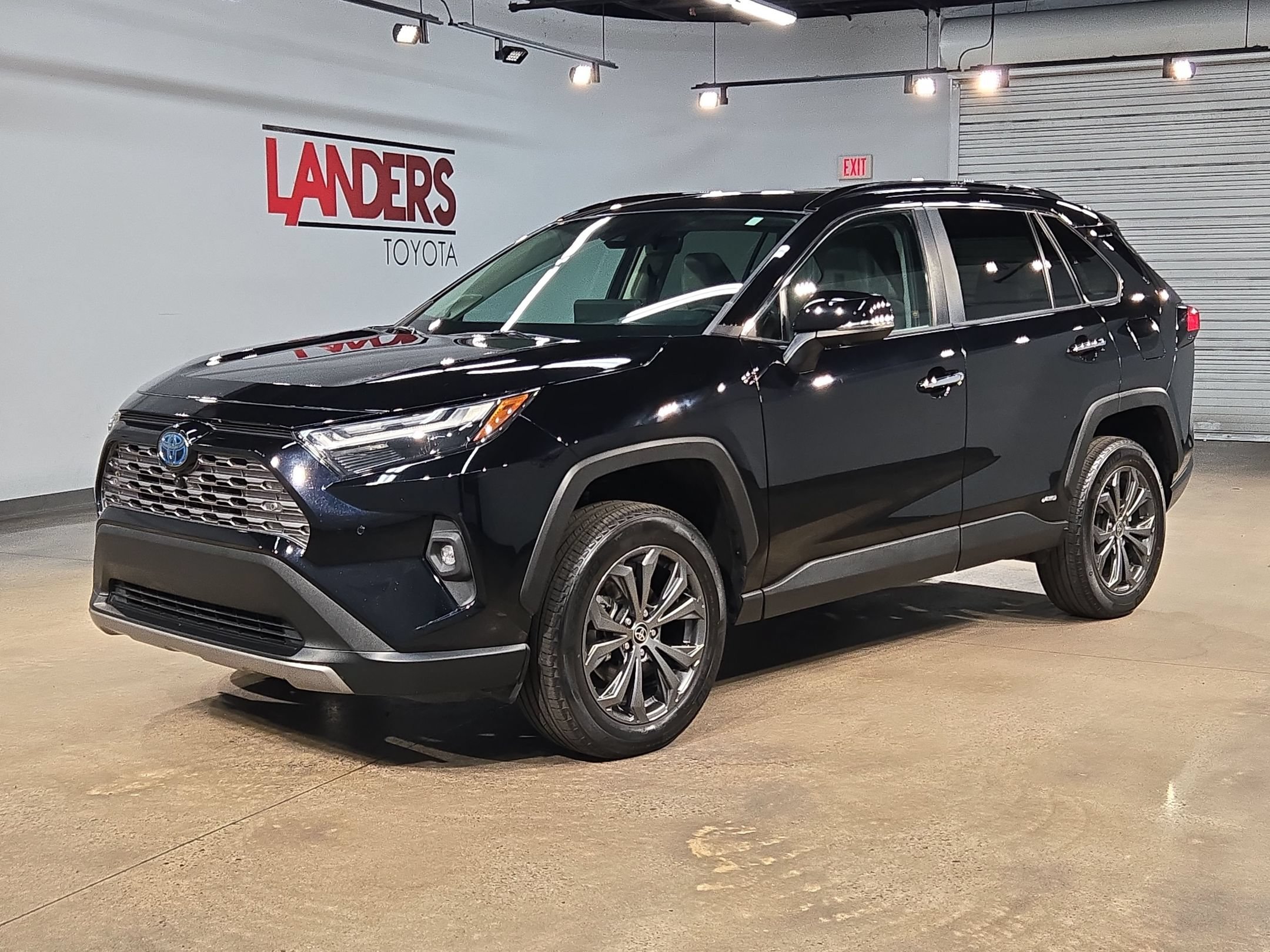 Used 2024 Toyota RAV4 Limited w/ Advanced Technology Package AWD/4WD image 3