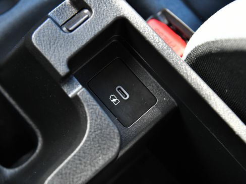 Used 2023 Nissan Versa SV image 25