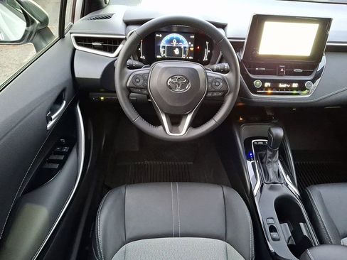 Used 2025 Toyota Corolla XSE image 9