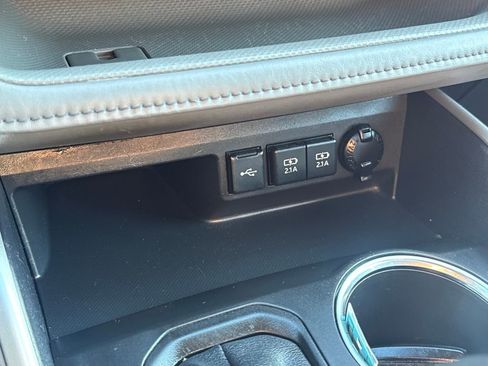 Used 2021 Toyota Highlander XLE image 29