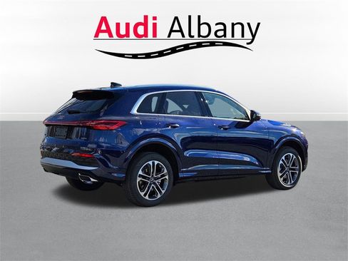 New 2025 Audi Q5 Premium Plus image 4
