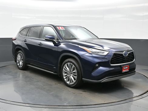 Used 2024 Toyota Highlander Platinum AWD/4WD image 8
