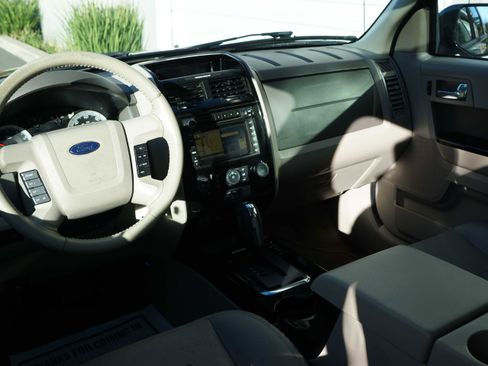 Used 2009 Ford Escape Limited image 30