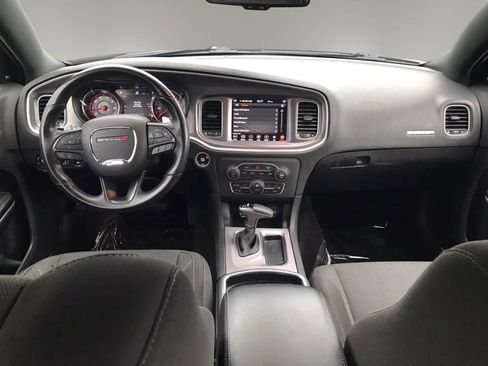 Used 2019 Dodge Charger SXT AWD/4WD image 4