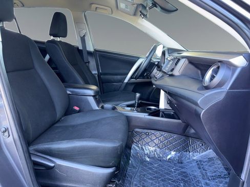 Used 2018 Toyota RAV4 LE AWD/4WD image 21