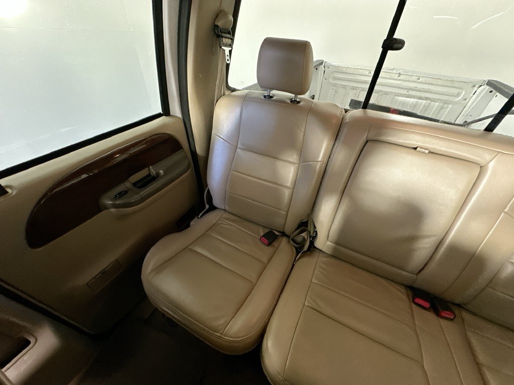 Used 2004 Ford F350 Lariat AWD/4WD image 12