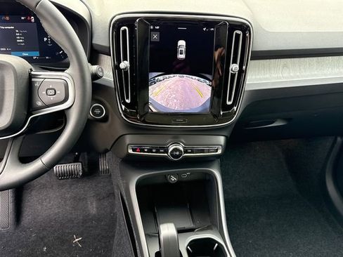 New 2026 Volvo XC40 B5 Core w/ Protection Package Premier AWD/4WD image 16