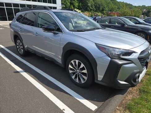 Used 2023 Subaru Outback Limited AWD/4WD image 2
