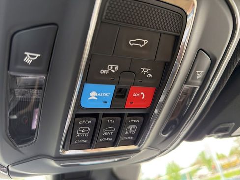 Used 2023 Jeep Grand Cherokee 4WD 4xe w/ Luxury Tech Group II image 22