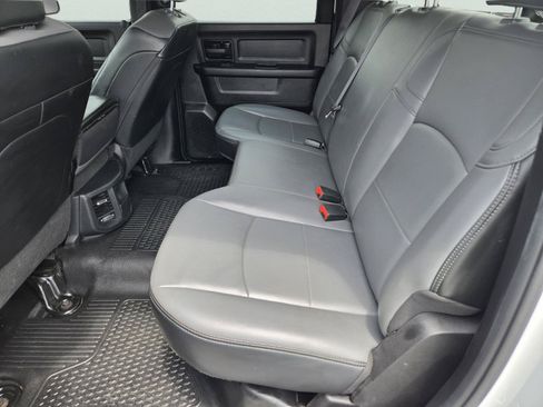 Used 2022 RAM 2500 Tradesman w/ Chrome Appearance Group AWD/4WD image 17