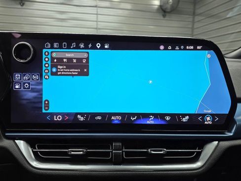 Used 2024 Chevrolet Equinox EV LT FWD image 24