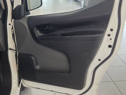 Used 2021 Nissan NV200 S FWD image 4