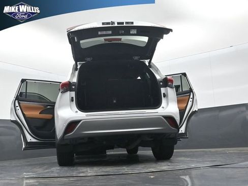 Used 2023 Toyota Highlander Platinum image 22
