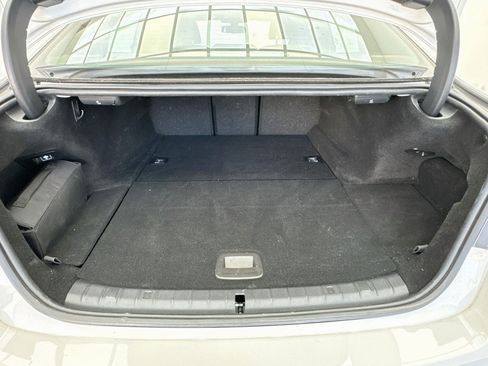 Used 2021 BMW 530e w/ Luxury Seating Package RWD image 18