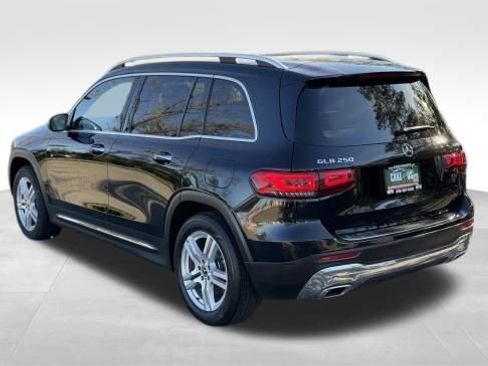 Used 2022 Mercedes-Benz GLB 250 4MATIC w/ Premium Package Lite image 9