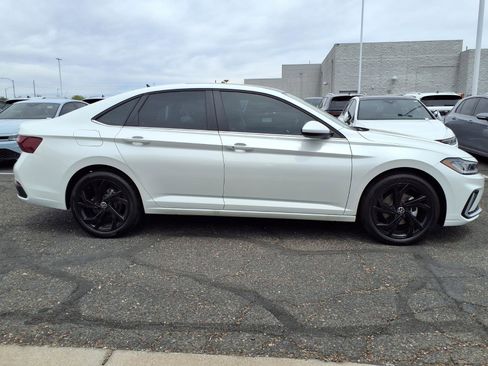 New 2026 Volkswagen Jetta SE image 6