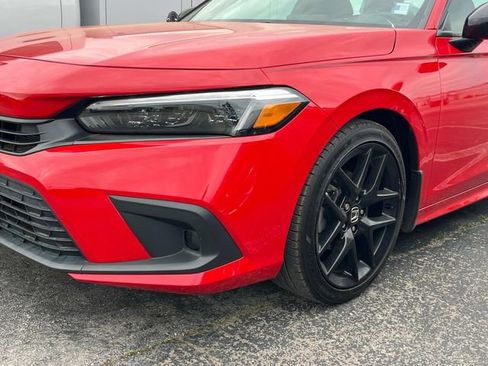 Used 2023 Honda Civic Sport image 9