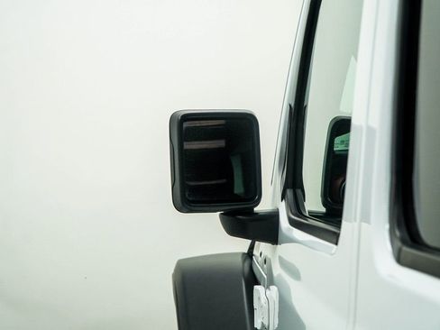 Used 2022 Jeep Wrangler Unlimited Rubicon AWD/4WD image 14