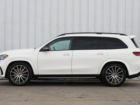 Used 2024 Mercedes-Benz GLS 580 4MATIC image 9