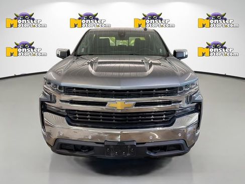 Used 2022 Chevrolet Silverado 1500 LT w/ Convenience Package II AWD/4WD image 2
