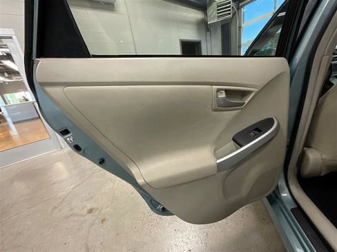 Used 2015 Toyota Prius Two FWD image 17