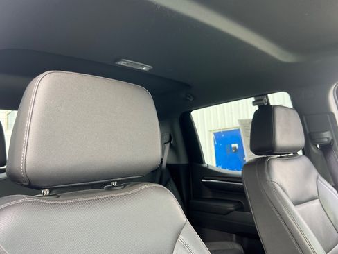 Used 2024 GMC Sierra 1500 SLT image 13