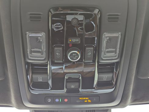 Certified 2025 Cadillac Escalade Sport Platinum w/ LPO, ONYX Package image 37