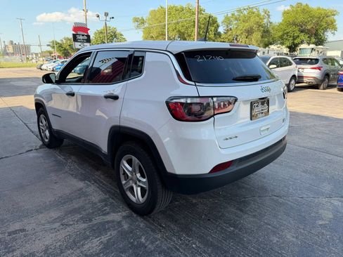 Used 2023 Jeep Compass Sport AWD/4WD image 5