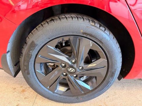 Used 2022 Hyundai Elantra SEL FWD image 35