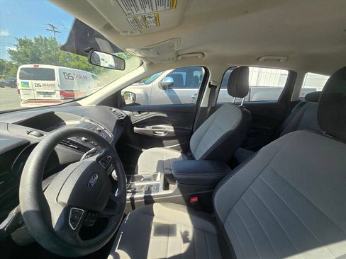 Used 2019 Ford Escape S FWD image 4