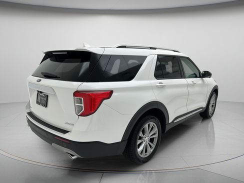 Used 2023 Ford Explorer Limited w/ Limited Technology Package AWD/4WD image 3