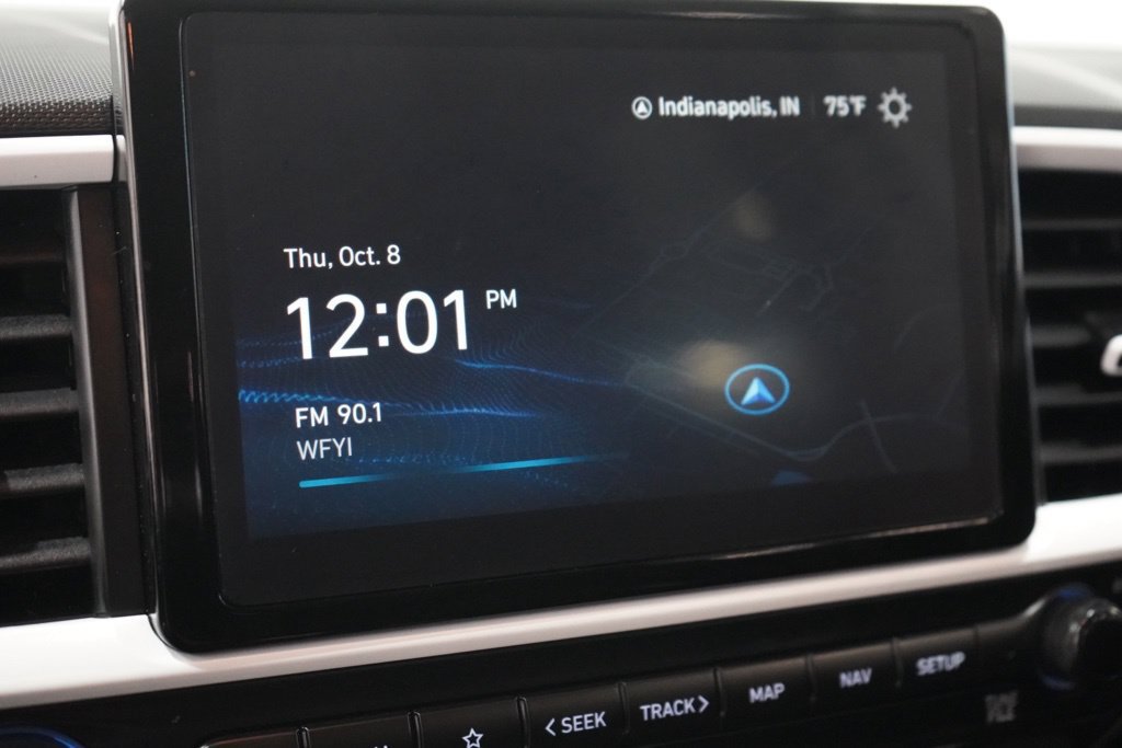 Used 2024 Hyundai Venue Limited FWD image 25