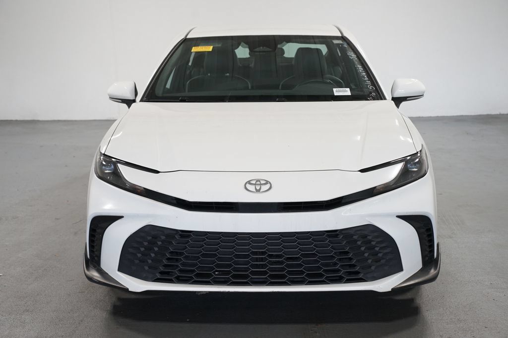 Used 2025 Toyota Camry SE FWD image 2