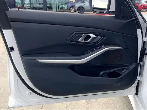 Used 2025 BMW 330i Sedan image 26