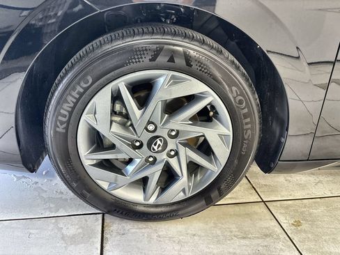 Certified 2025 Hyundai Elantra Hybrid FWD image 18
