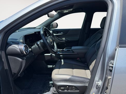 Used 2025 Chevrolet Equinox LT w/ Convenience Package II AWD/4WD image 10