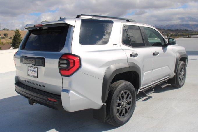 New 2026 Toyota 4Runner SR5 AWD/4WD image 3