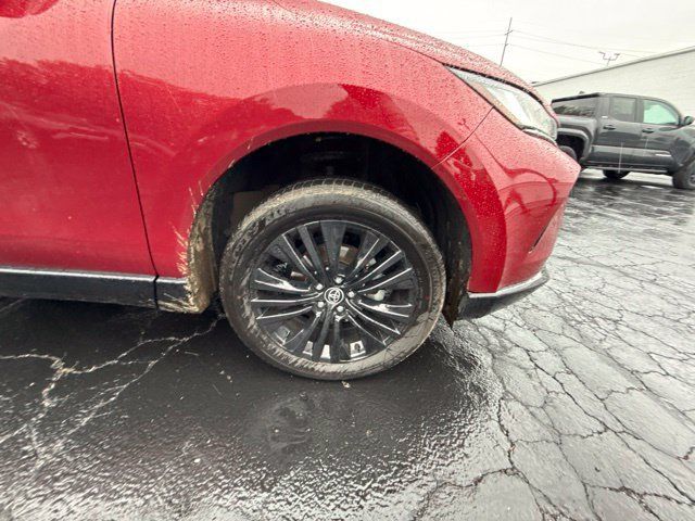Used 2024 Toyota Venza Nightshade AWD/4WD image 26