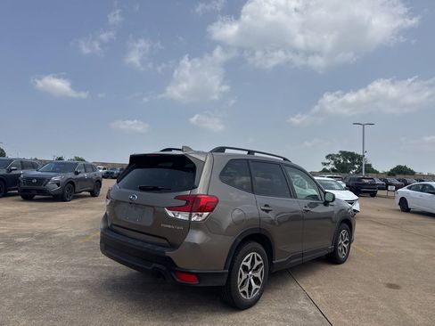 Used 2021 Subaru Forester Premium w/ Popular Package #1 AWD/4WD image 23