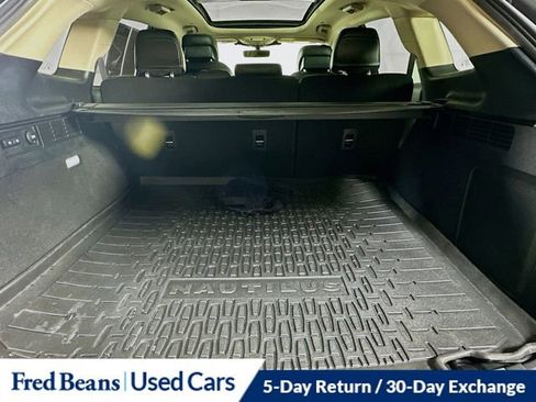 Used 2021 Lincoln Nautilus Reserve w/ Equipment Group 201A image 29