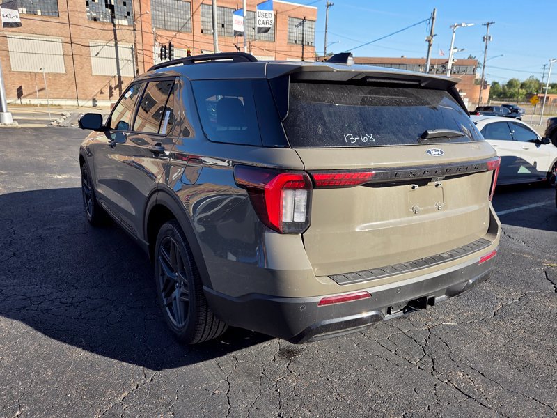 New 2027 Ford Explorer ST-Line w/ Premium Package AWD/4WD image 5